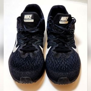 Nike Zoom Winflo 5 Women's running Shoes Size 9